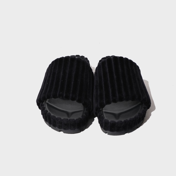 Celine Phoebe Philo Boxy Velvet Slides 37 - Picture 4 of 5